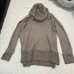 Women’s Nine West sweater